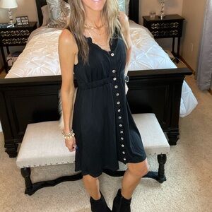 Size small comfortable stretchy dress with cute wood buttons